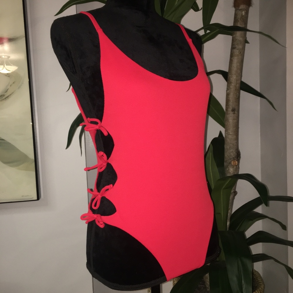 Side Cut-Out Swim
